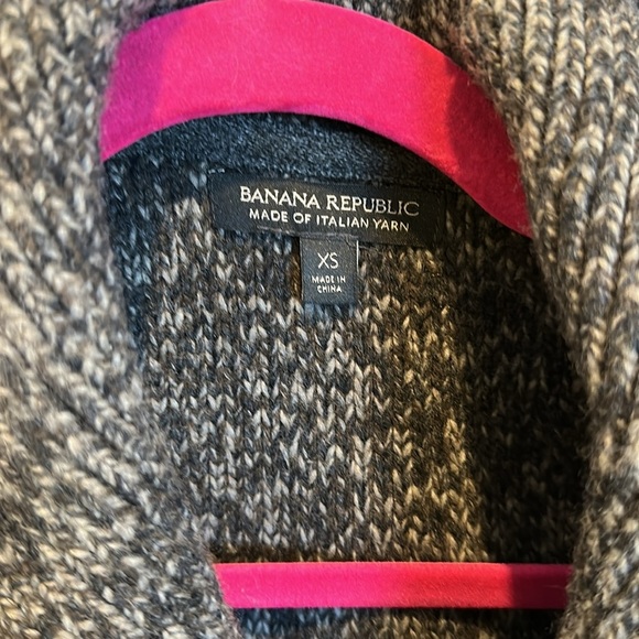 Banana Republic gray heathered long sleeve button front v neck cardigan size XS - Picture 2 of 3